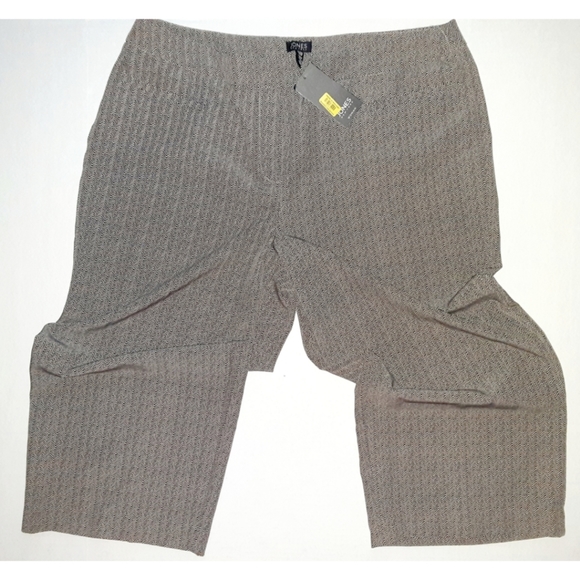 Jones New York Plus Size Herringbone Sandstone Wide-Leg Cullotes - Picture 3 of 13